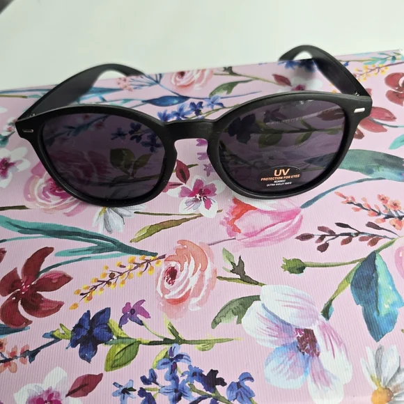 Espolon Tequila Black Sunglasses with UV Protection - Picture 5 of 7